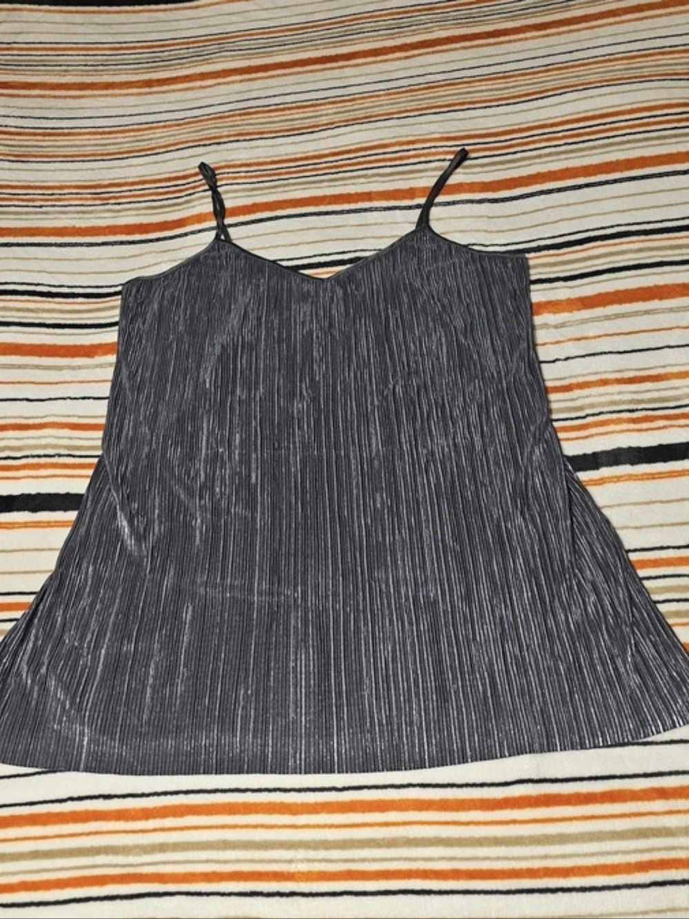 Victoria's Secret Pleated Camisole in Black Size Large Like New